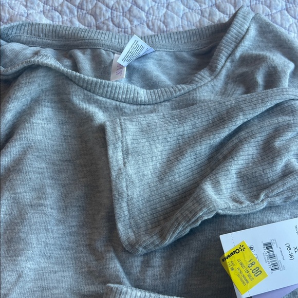 Gray Ribbed Lounge Set - Picture 2 of 3